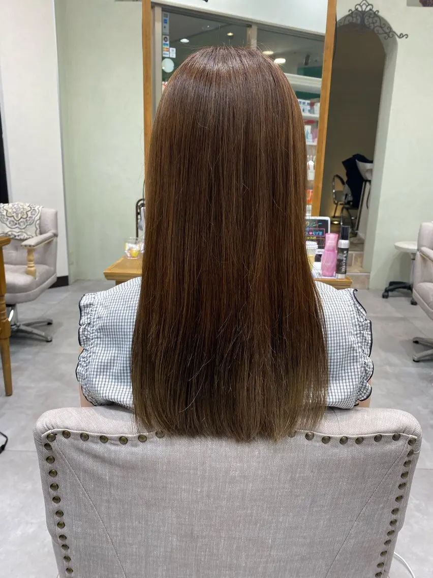 カラー 萩原 彩音のヘアスタイル