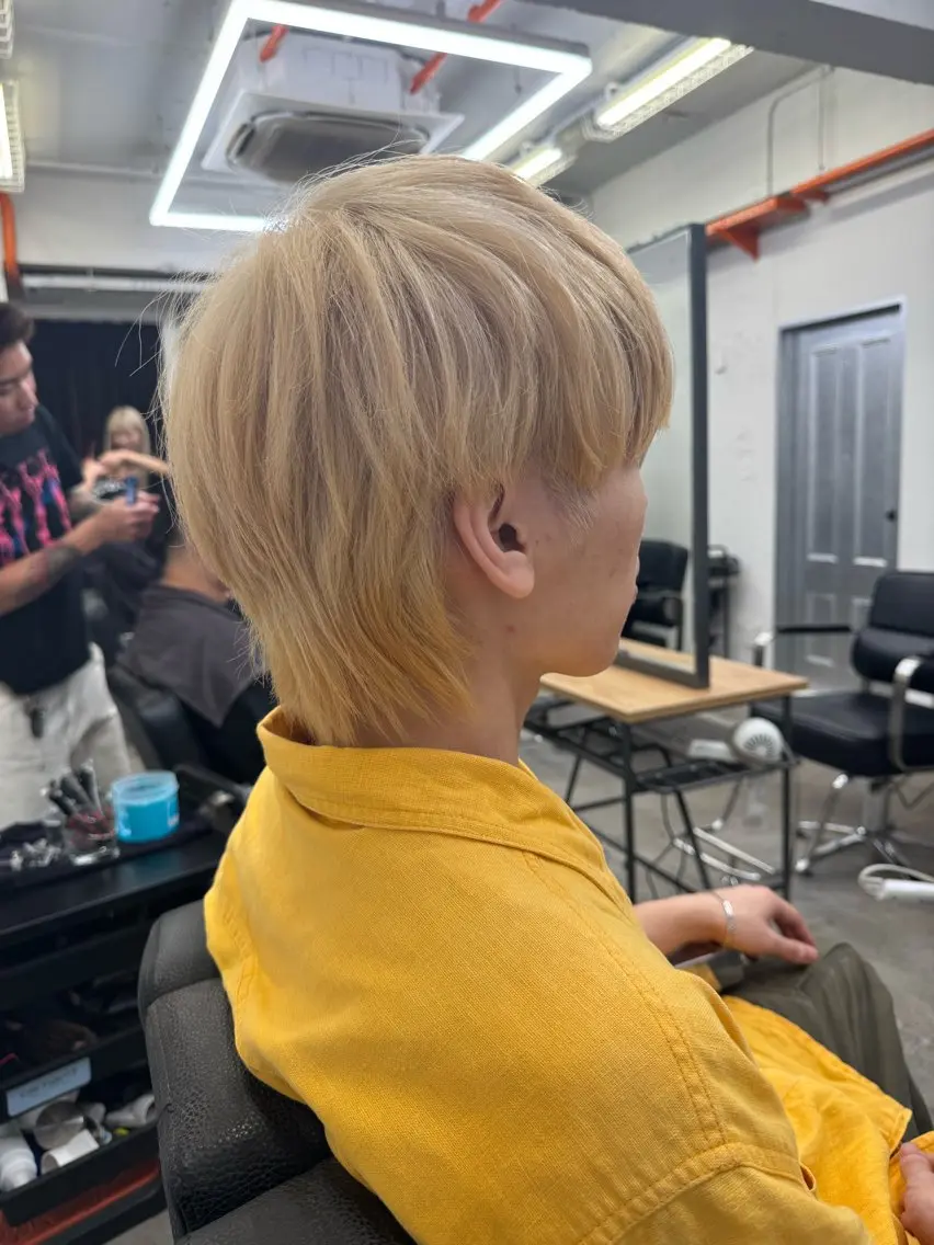 ショート メンズ メンズブリーチ フェードカット メンズショート スキンフェード スパイキーショート カット ヘアカラー トリートメント 💈メンズ特化💈 TASUKUのヘアスタイル