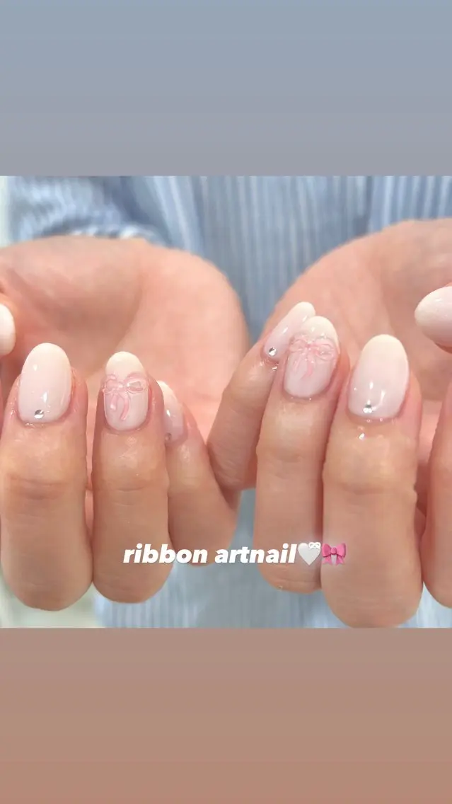 ネイル リボン ハンドネイル 🎀チーク/ちゅるん 🫧chisa🎀のネイルデザイン