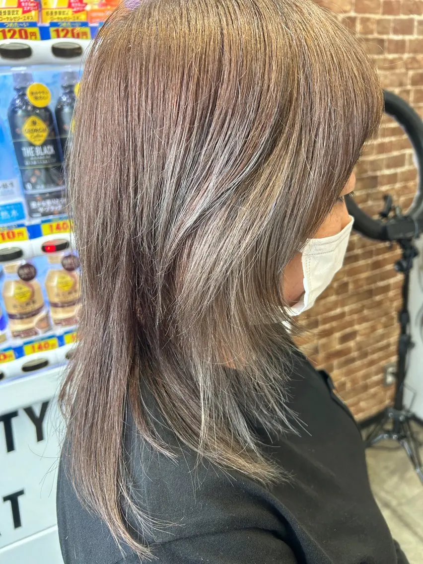 セミロング カラー 久木原 ゆりのヘアスタイル