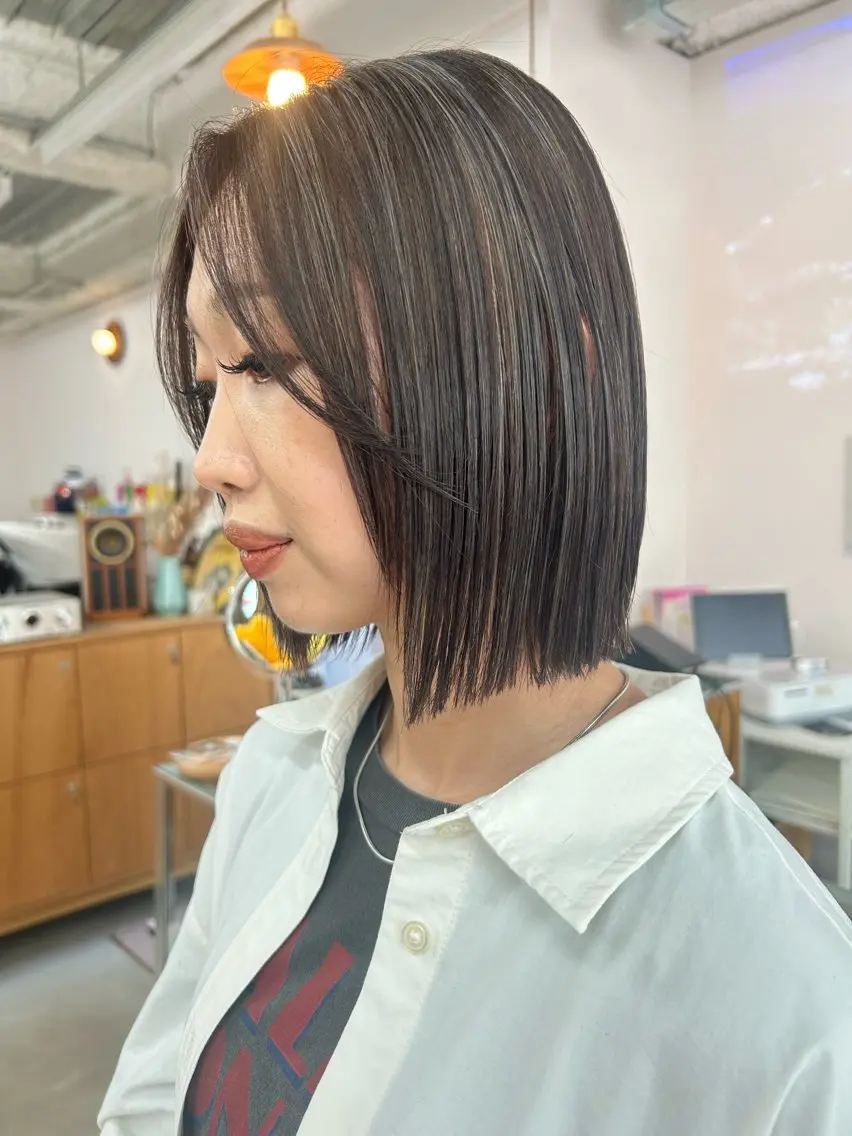 平日限定!!カット+白髪ぼかしハイライトの写真