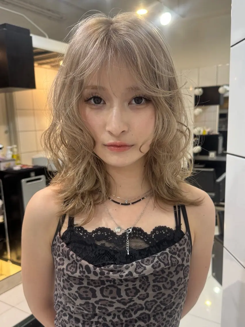 ミディアム カラー ヘアアレンジ ベージュカラー ヘアカラー minto/ パーマモデル募集中のヘアスタイル