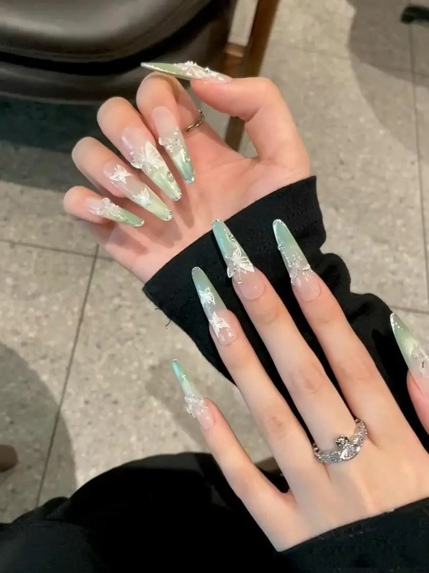 ネイル 成人式 フレンチネイル ジェルネイル 韓国ネイル マグネットネイル ハンドネイル ハンドケア Sun Nail 池袋のエステ・リラクイメージ