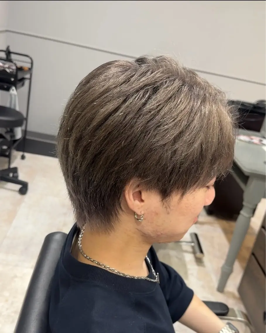 カラー メンズ メンズブリーチ ブリーチ グレージュ カット ヘアカラー Miyabi.💋 ABEYLEVRAIのヘアスタイル