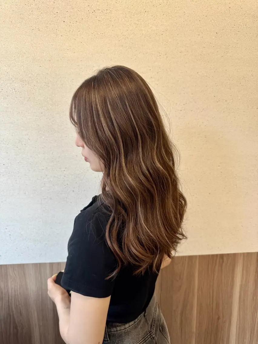 セミロング カラー ブラウンカラー ハイライトカラー ハイライト カット ヘアカラー ハイライト/髪質改善 裕樹のヘアスタイル