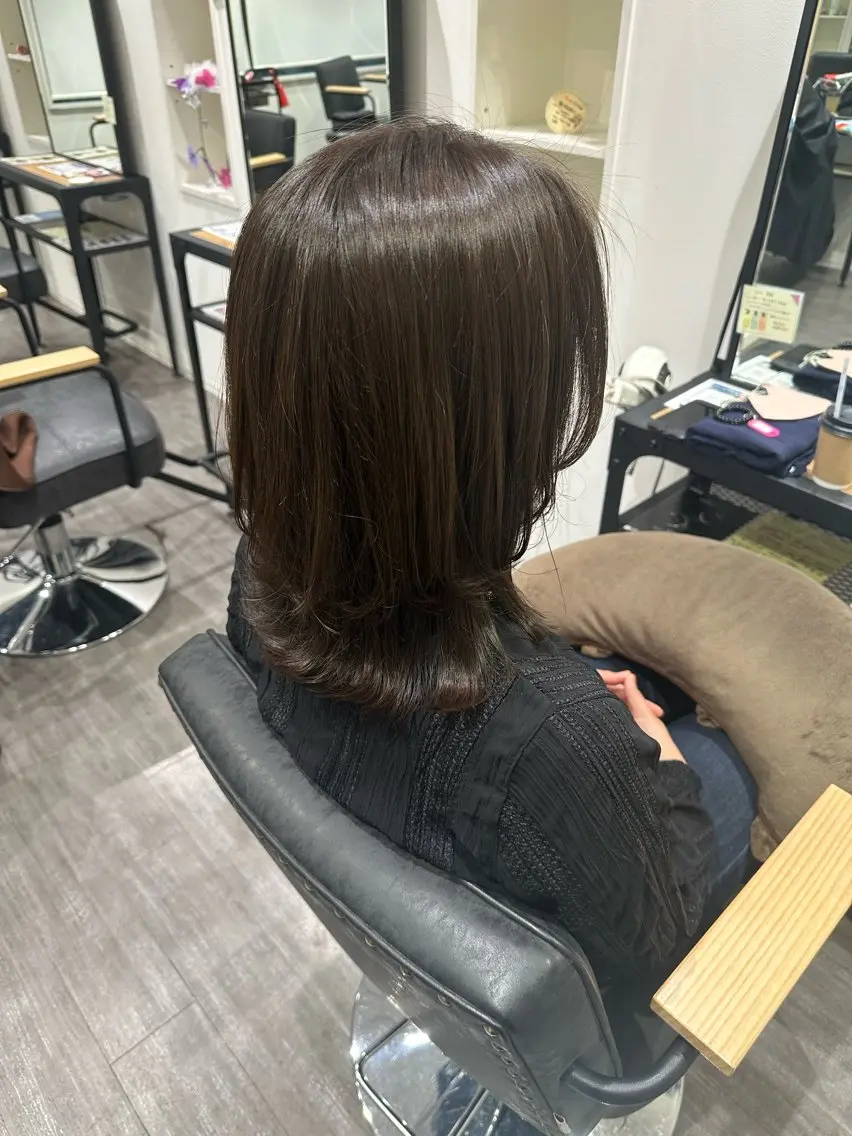 ミディアム カラー アッシュ オリーブアッシュ カット ヘアカラー トリートメント 艶髪レイヤー上田 紗也🇰🇷💗のヘアスタイル