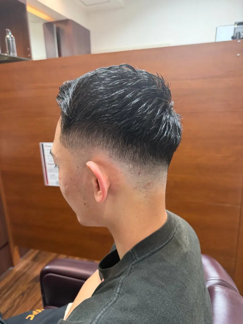 ショート メンズ 糸山 仁のヘアスタイル