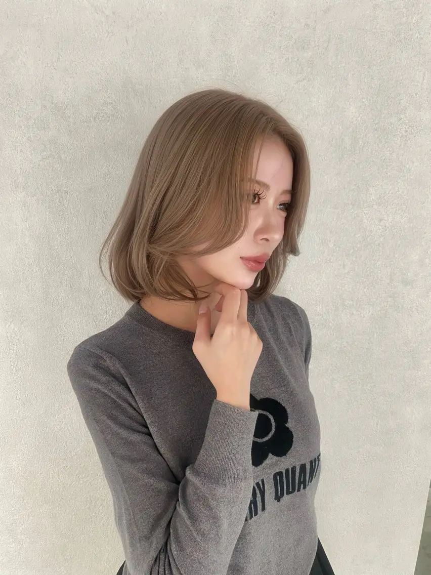 ミディアム カラー ハイトーンカラー くびれヘア 小顔カット ヘアカラー ワンホン🇨🇳 トレンド/YURIのヘアスタイル