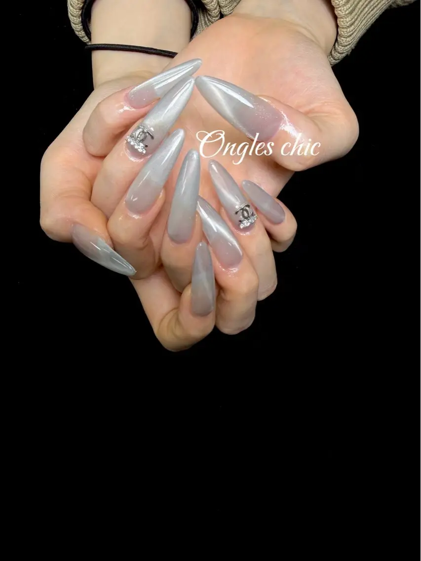 ネイル ハンドネイル ハンドケア ongles chicのネイルデザイン