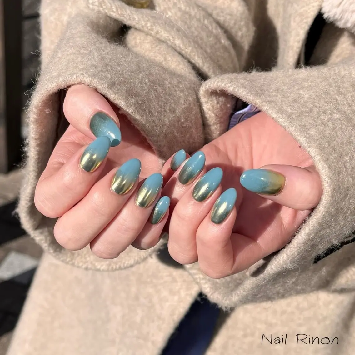ネイル ブルー グラデーション ミラーネイル ハンドネイル Nail Rinonのネイルデザイン