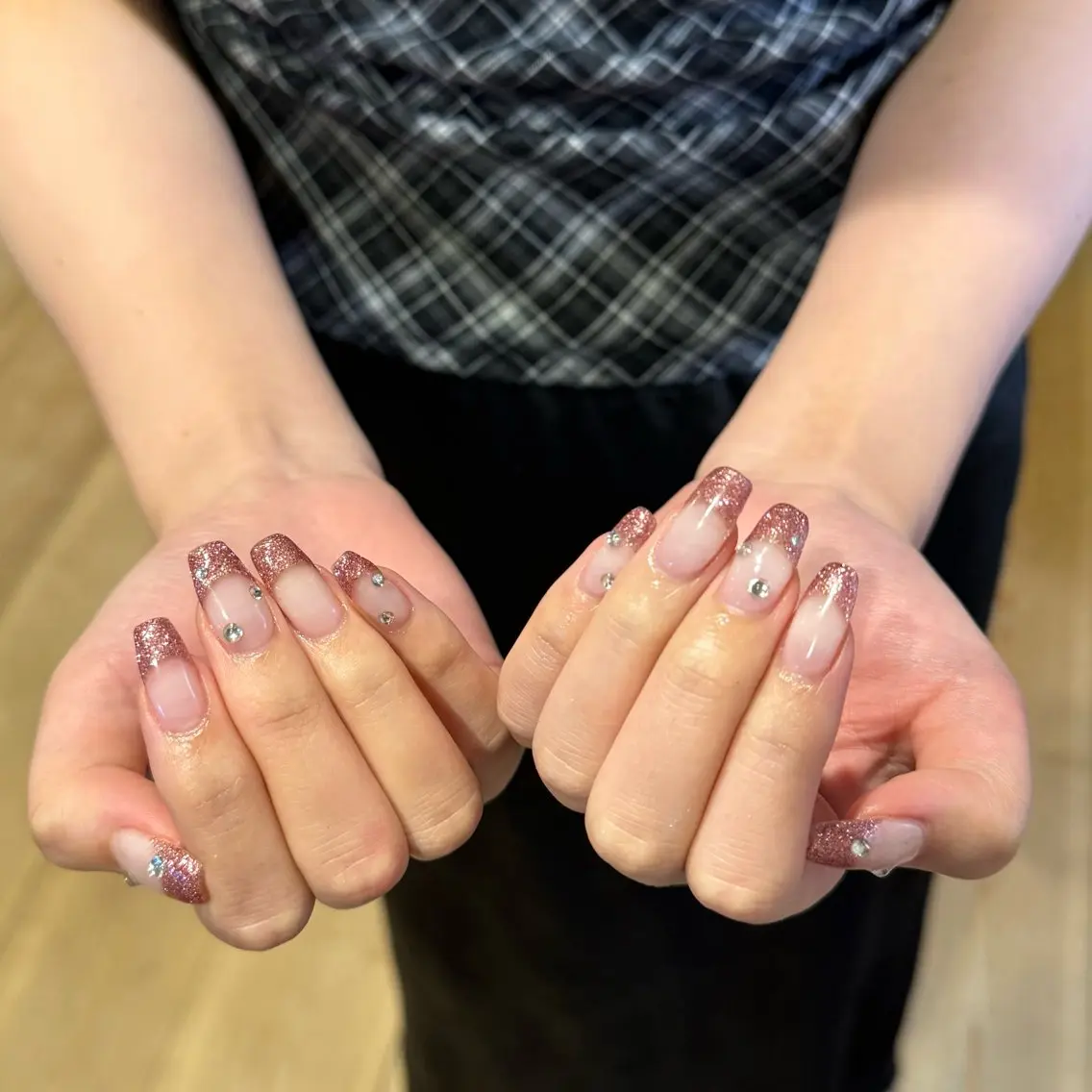 ネイル ストーンネイル ハンドネイル Ciel 🕊️のネイルデザイン