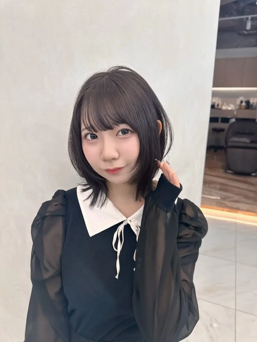ロング カラー グレージュ レイヤーカット カット ヘアカラー トリートメント ヘアセット 韓国風レイヤーカラー ライムのヘアスタイル