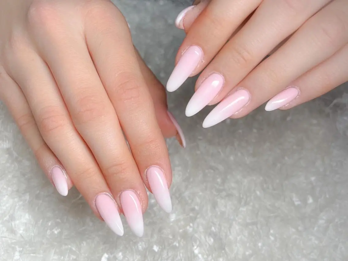 ネイル 長さ出し フレンチネイル ジェルネイル グラデーション 韓国ネイル ハンドネイル Nail&eye Belire 新宿のネイルデザイン