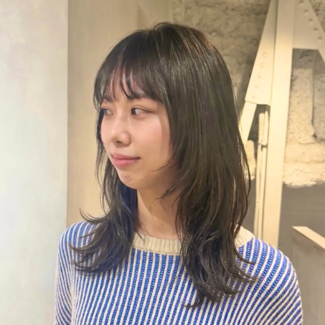 セミロング カラー SAKI 新宿のヘアスタイル