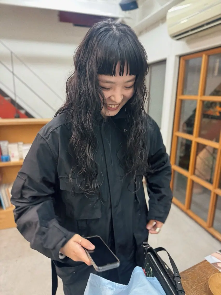 ロング パーマ ヘアアレンジ くせ毛 ロング スパイラルパーマ カット パーマ トリートメント ニュアンスヘア🌔 nanakoのヘアスタイル