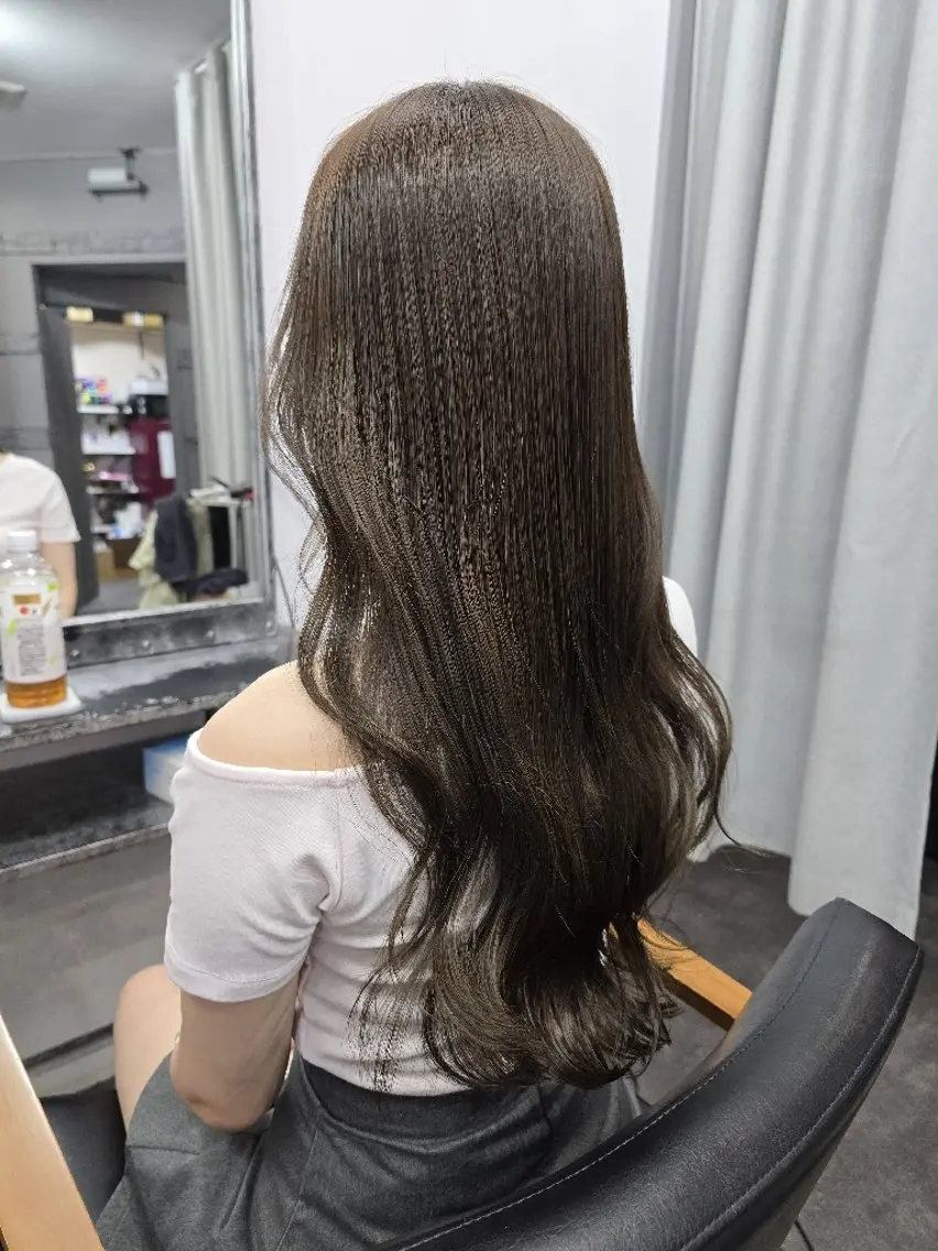 ロング カット ヘアカラー トリートメント 平田 広大のヘアスタイル
