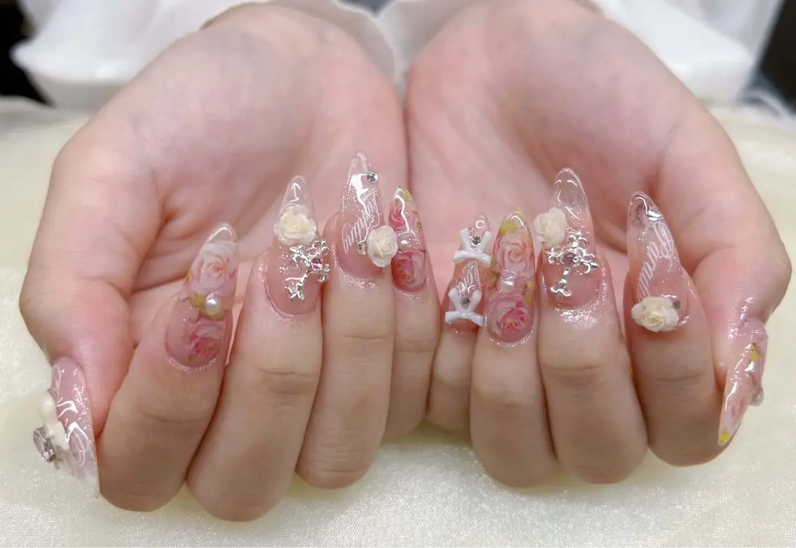 ネイル クリアネイル 長さ出し フラワーネイル ガーリー キラキラネイル ハンドネイル Gold Nail 千葉/風香のネイルデザイン