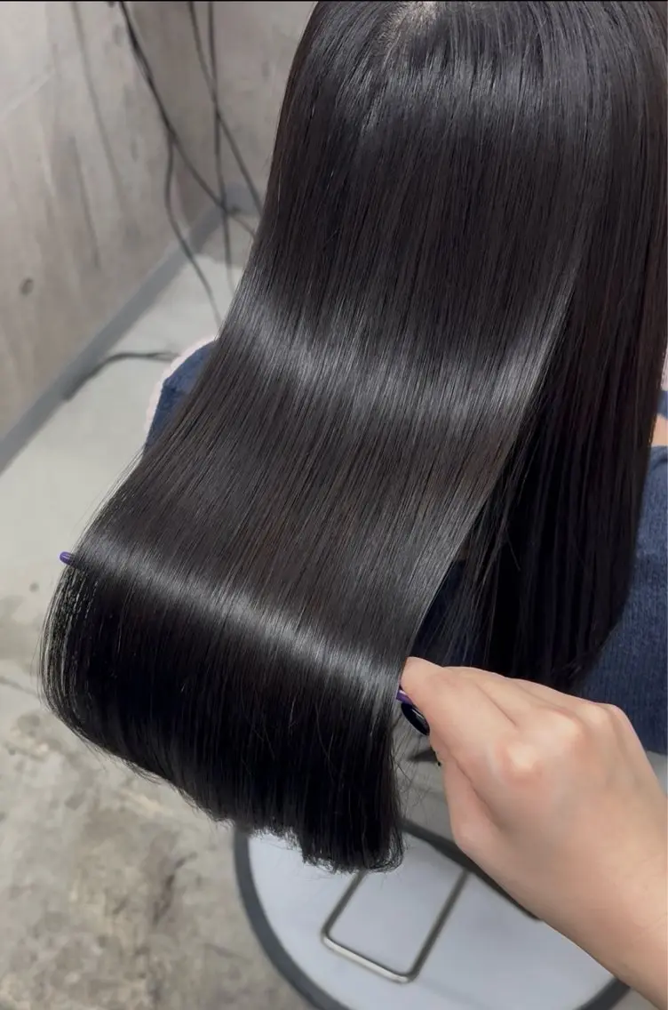【美髪矯正ストレート】縮毛矯正+髪質改善トリートメント付きの写真