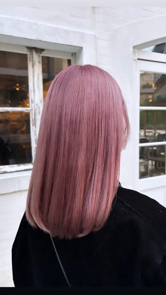 ロング カラー SAKI⭐️ブリーチ ・艶カラー⭐️のヘアスタイル