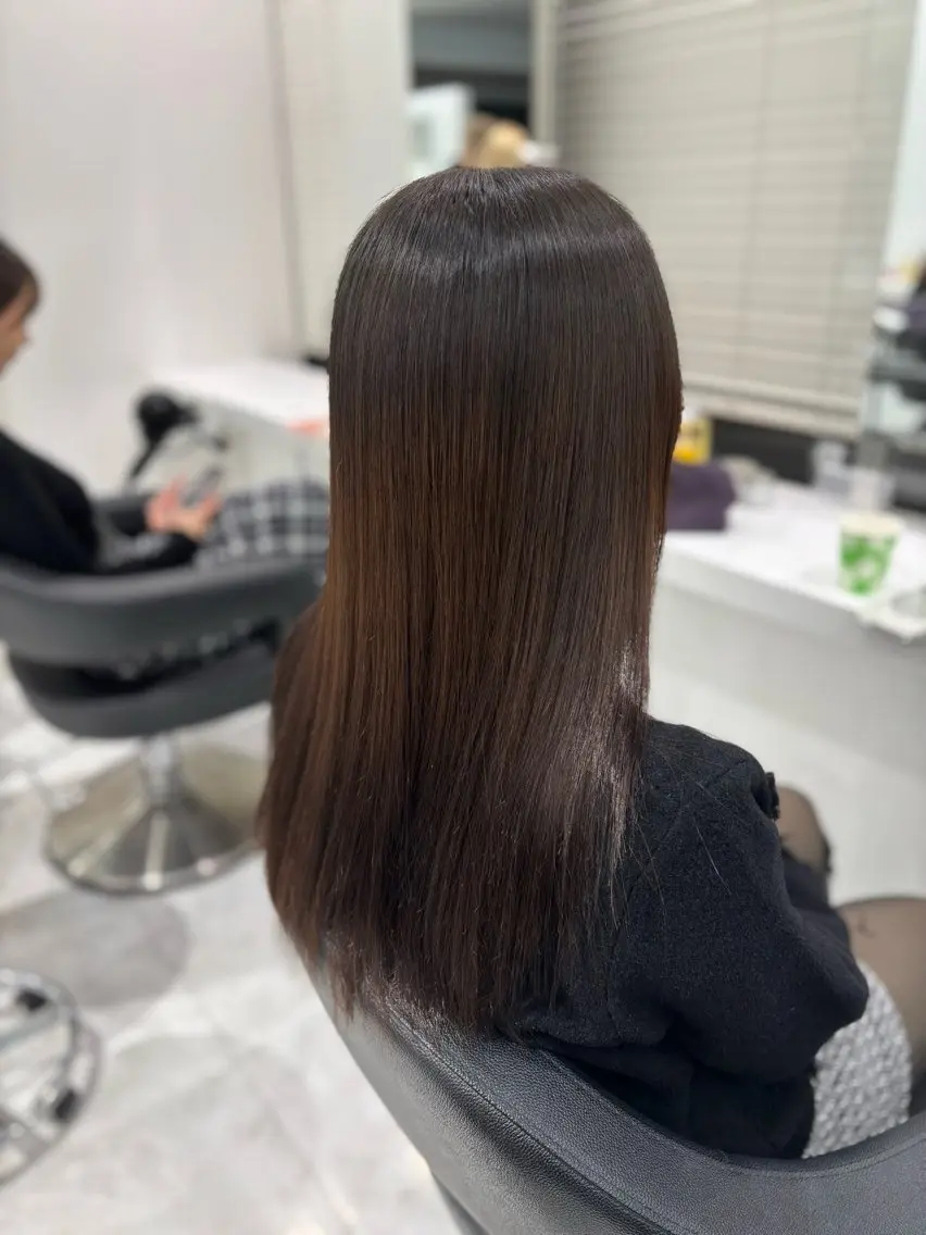 ロング カット 縮毛矯正 トリートメント 流行りの透明感カラー ×縮毛矯正🤍ユウのヘアスタイル