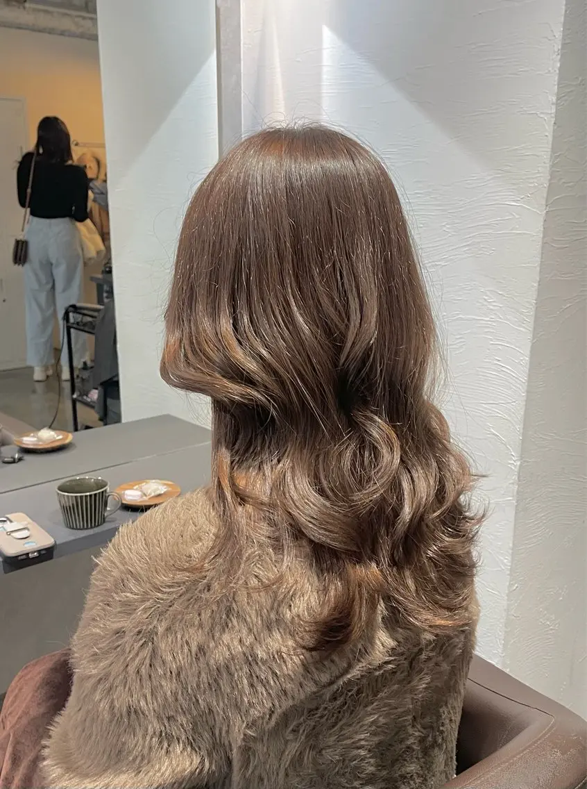 セミロング レイヤーカット 伊達 育海のヘアスタイル