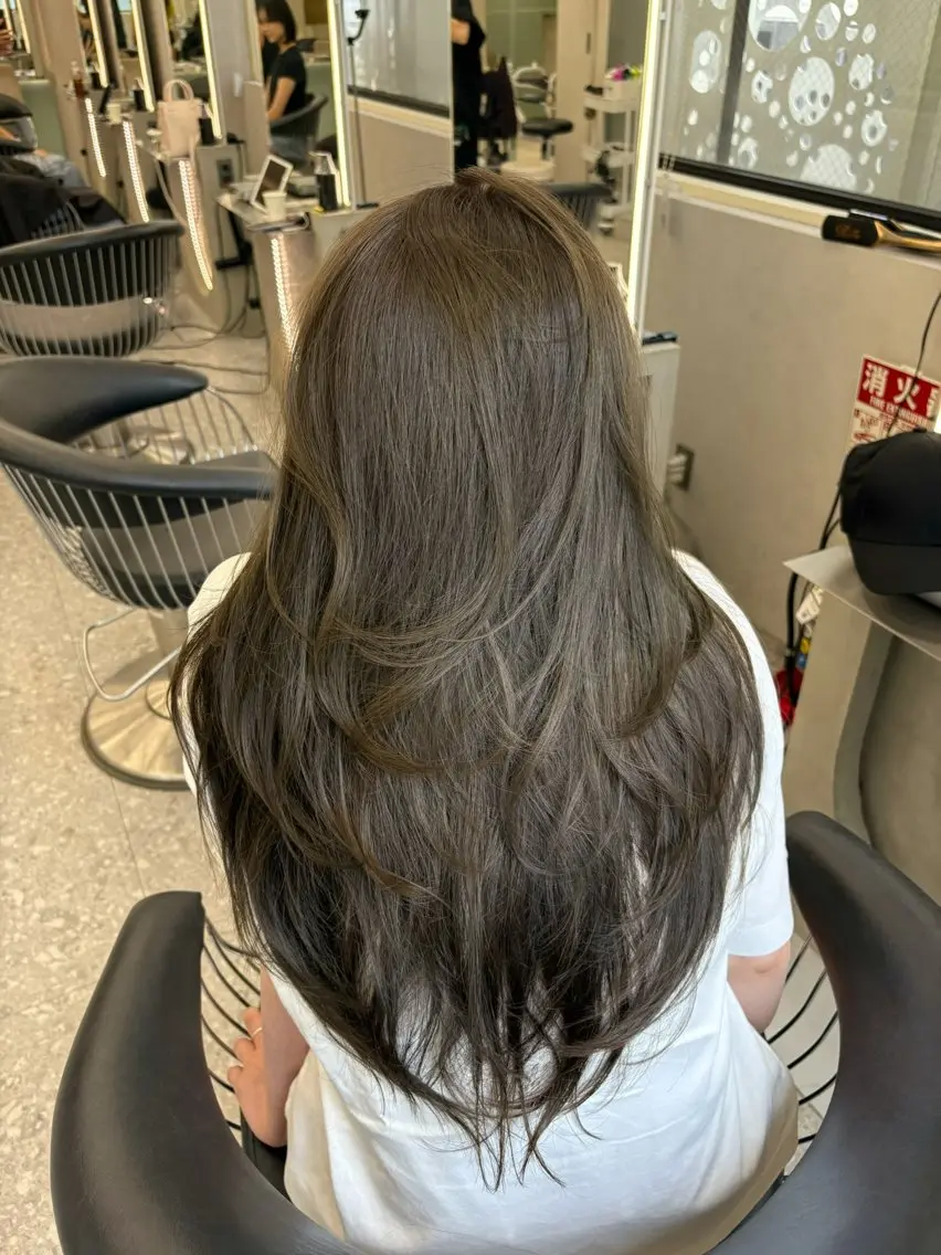 ロング ハッシュカット ハイレイヤー レイヤーカット カット ヘアカラー トリートメント Yuta✂︎ 韓国レイヤー🪽のヘアスタイル