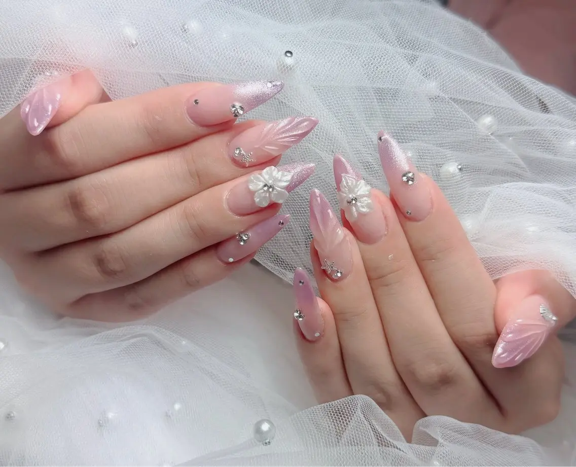 ネイル チークネイル 長さ出し フラッシュネイル フレンチネイル グラデーション ハンドネイル Lenie Nail Salonのネイルデザイン