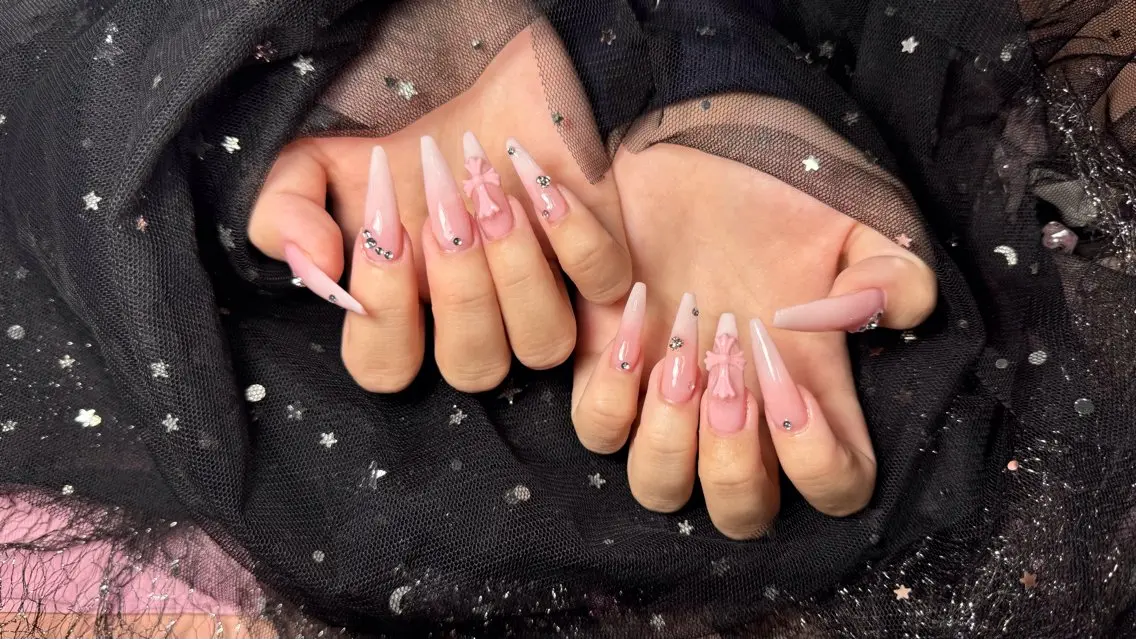 ネイル フラッシュネイル フレンチネイル ジェルネイル グラデーション 韓国ネイル ハンドネイル Lya Nail Salonのネイルデザイン
