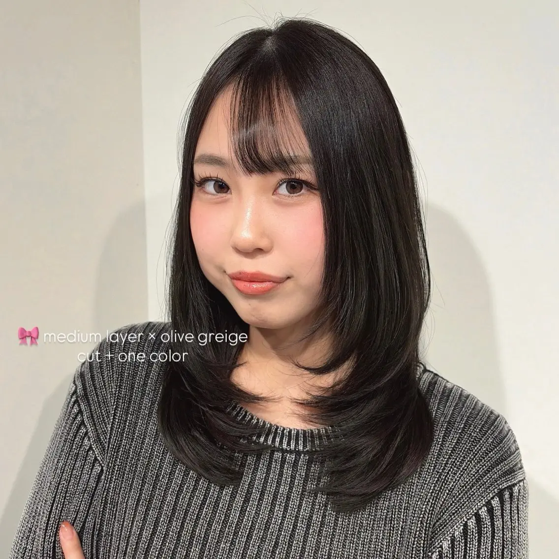 ミディアム カット ヘアカラー トリートメント レイヤー🩵オリーブ /透明感/Miuのヘアスタイル