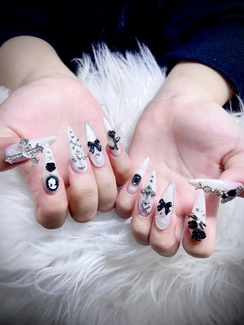ロング Rin Nail 新大久保店のネイルデザイン