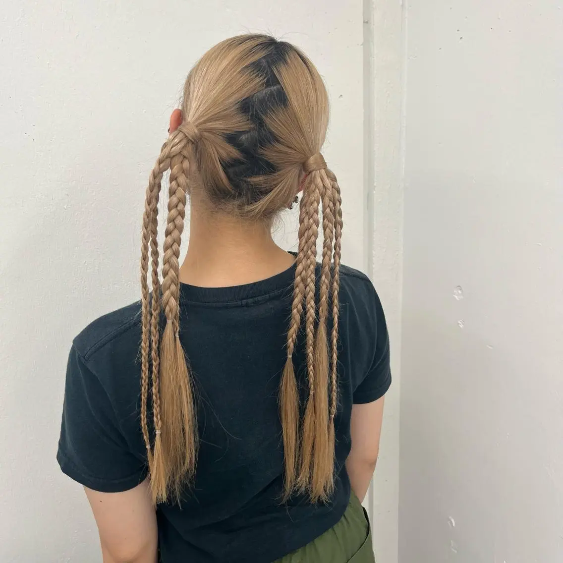 ロング ヘアアレンジ 🫧‪Ameri🫧 Emma ecoleのヘアスタイル