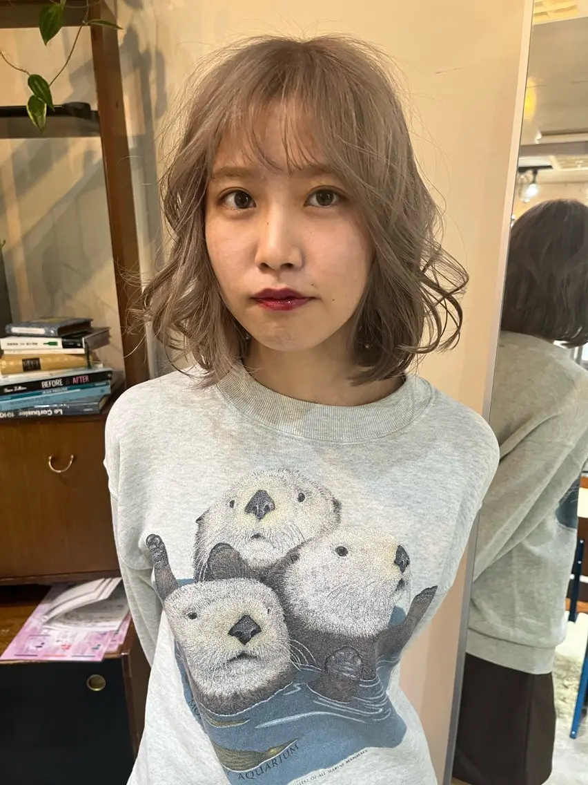 カラー ベージュカラー ブリーチ レイヤーカット\ウル フ　chinatsuのヘアスタイル