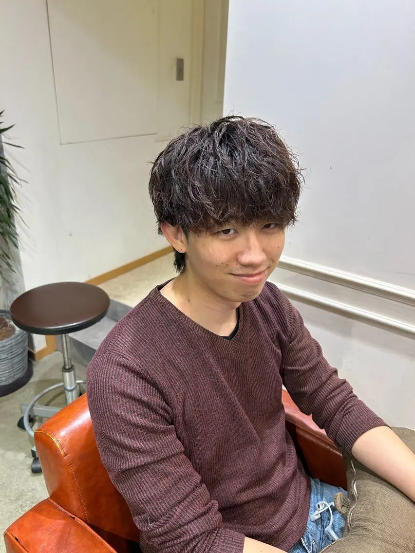 ショート カラー パーマ メンズ 新谷 虎太郎のヘアスタイル