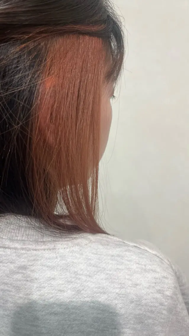 カラー デザインカラー インナーカラー 米澤 奈央のヘアスタイル