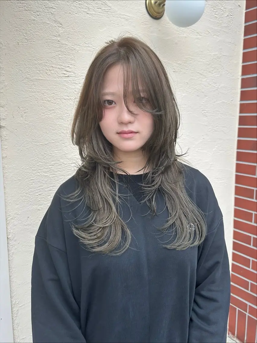 《オリーブやグレージュにおすすめ✨️》透明感イルミナカラー,Aujuaトリートメント( 22歳以下ご新規様限定‼️)の写真