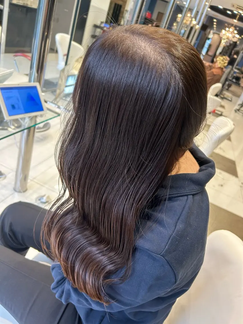 セミロング カラー 海外カラー白髪ぼかし ティファニーサユリのヘアスタイル