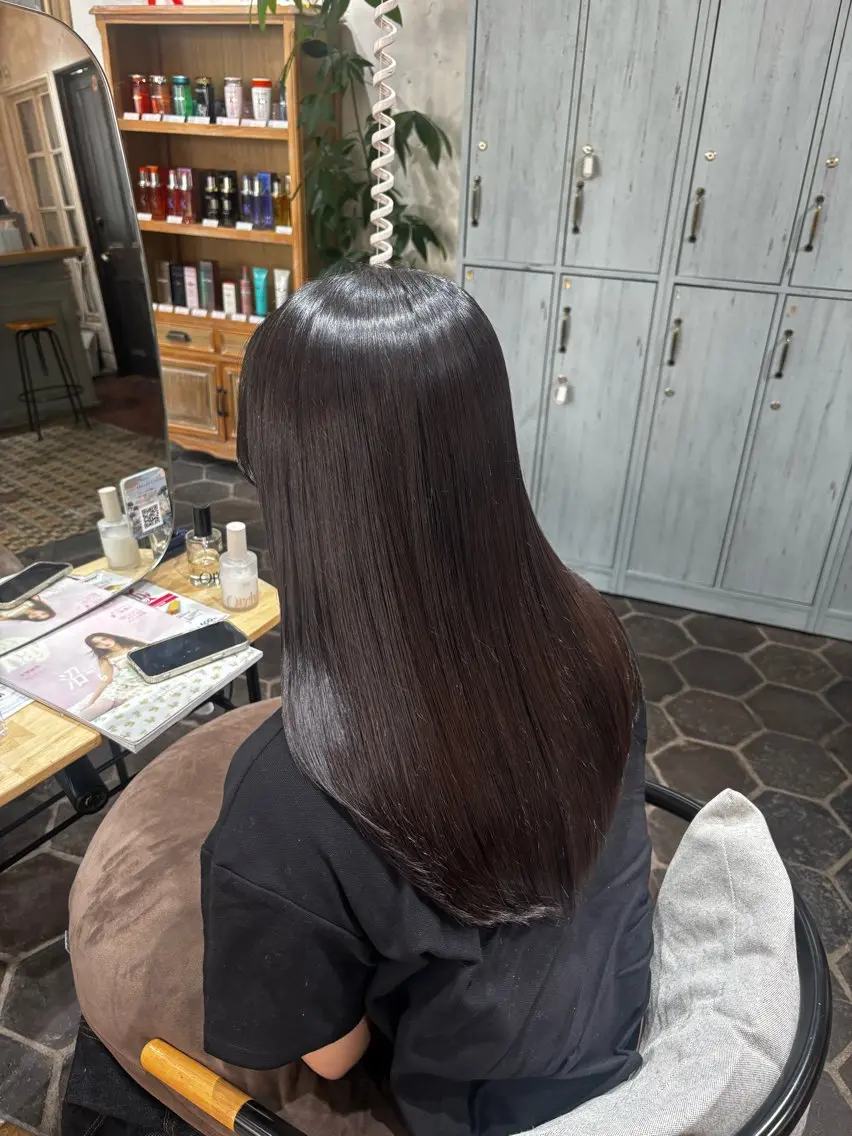 ロング SAKI⭐️ブリーチ ・艶カラー⭐️のヘアスタイル