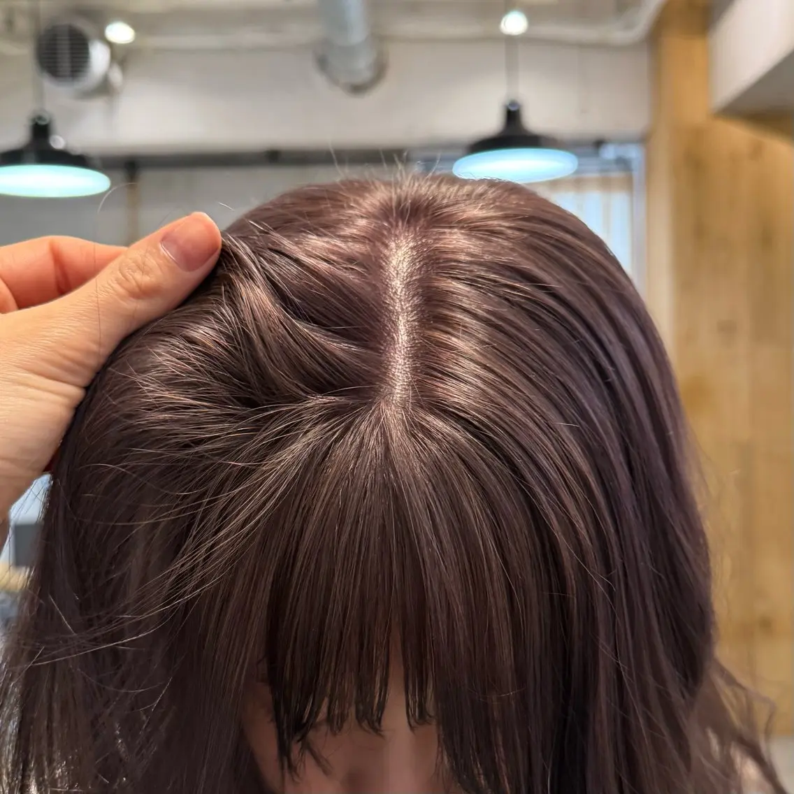 セミロング カラー ミルクティー× グレージュMOMOのヘアスタイル