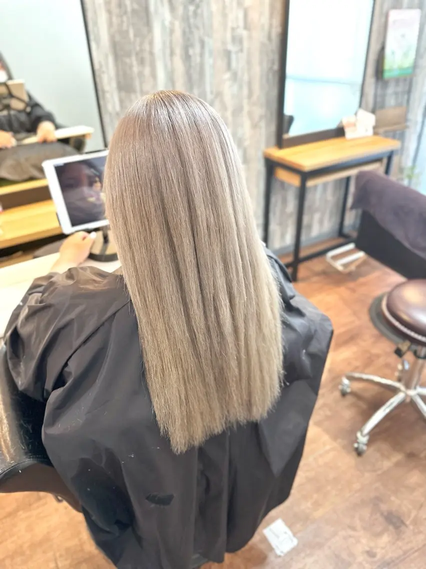ロング ヘアカラー Luzir⭐︎ GEN⭐︎のヘアスタイル