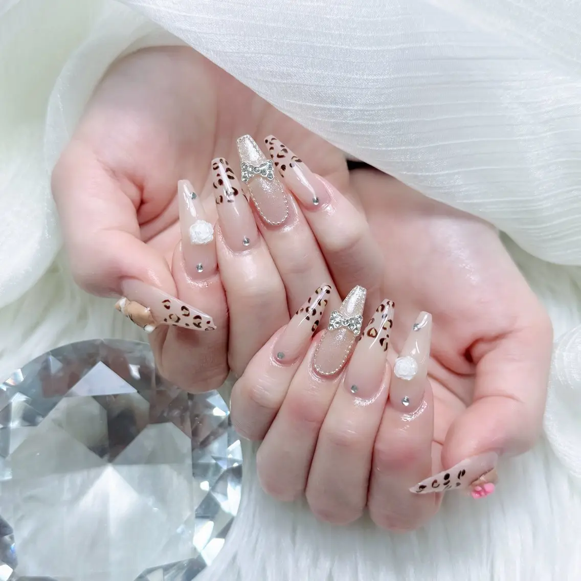 ネイル ジェルネイル キラキラネイル 韓国ネイル マグネットネイル スカルプネイル ハンドネイル Kitty Nail Novaのネイルデザイン