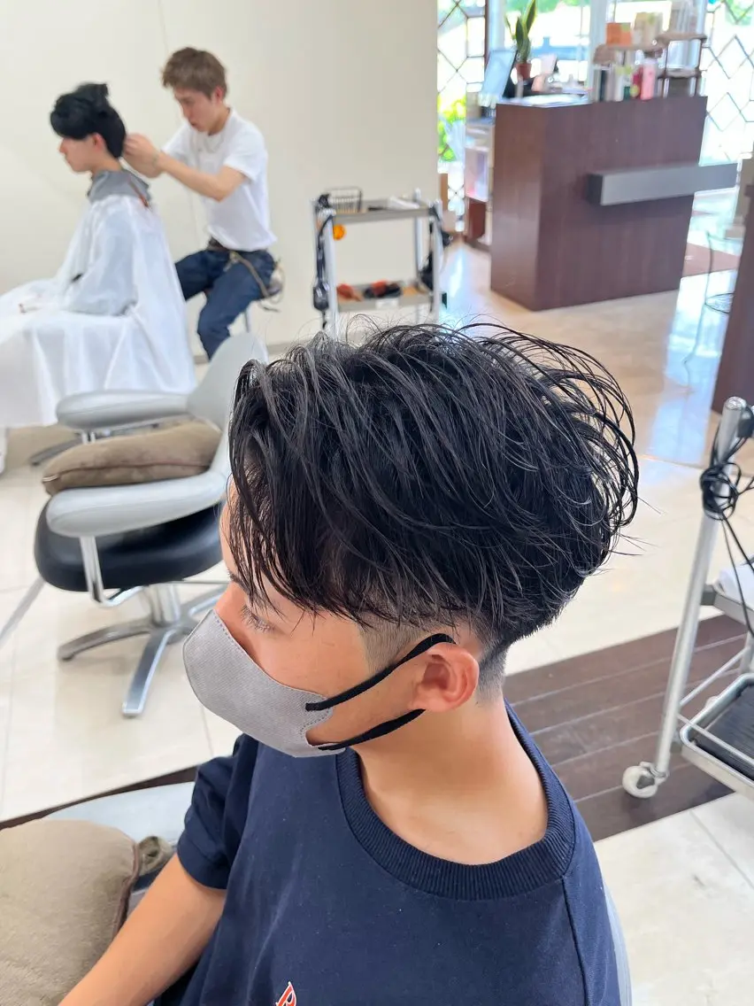 ショート メンズ センターパート 刈り上げ 🧊メンズ特化🧊 高木航希のヘアスタイル