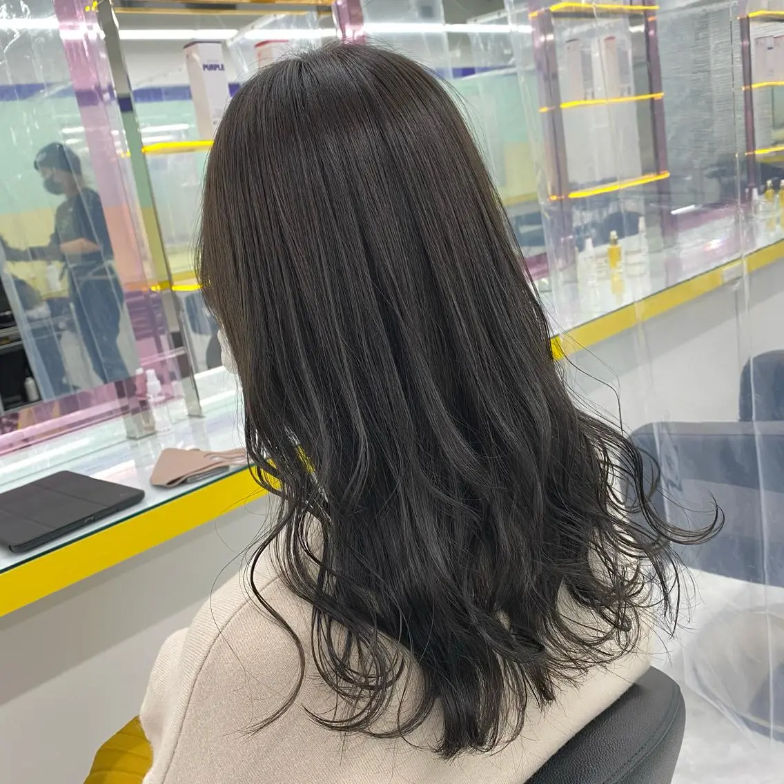 セミロング カラー ヘアアレンジ ヘアカラー トリートメント mai🍑暖色カラー /レイヤー💖のヘアスタイル