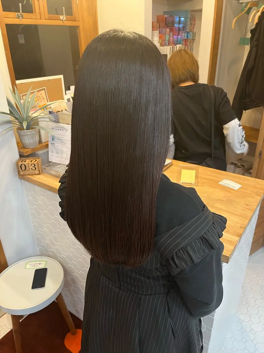 カラー シミズ チハルのヘアスタイル