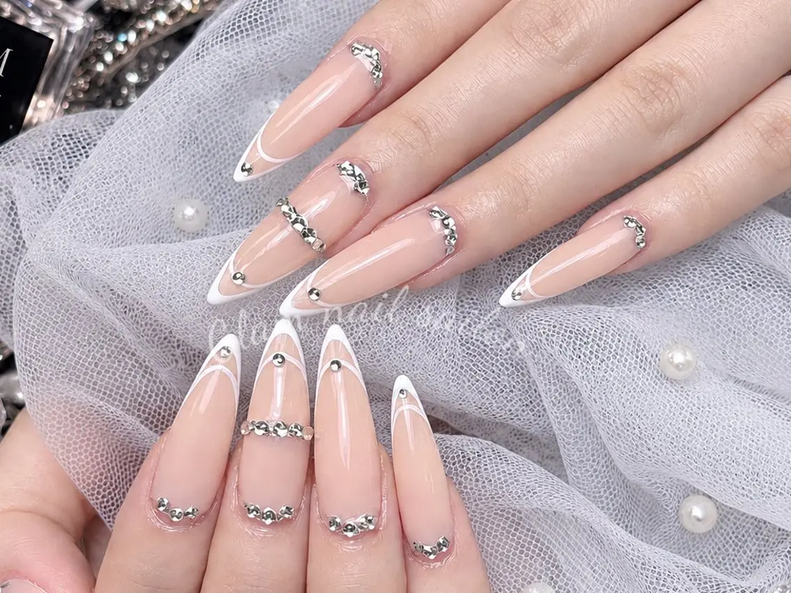 ネイル ハンドネイル エツメ💅 長さ出し🎀デザインのネイルデザイン