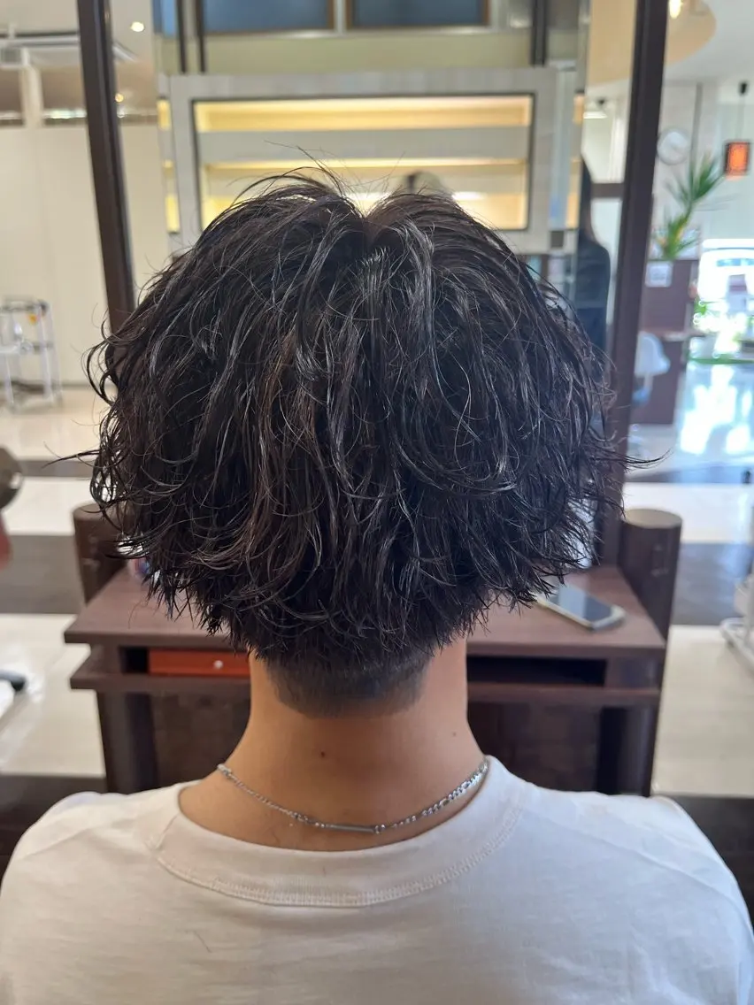 ショート パーマ メンズ センターパート マッシュ メンズパーマ 🧊メンズ特化🧊 高木航希のヘアスタイル
