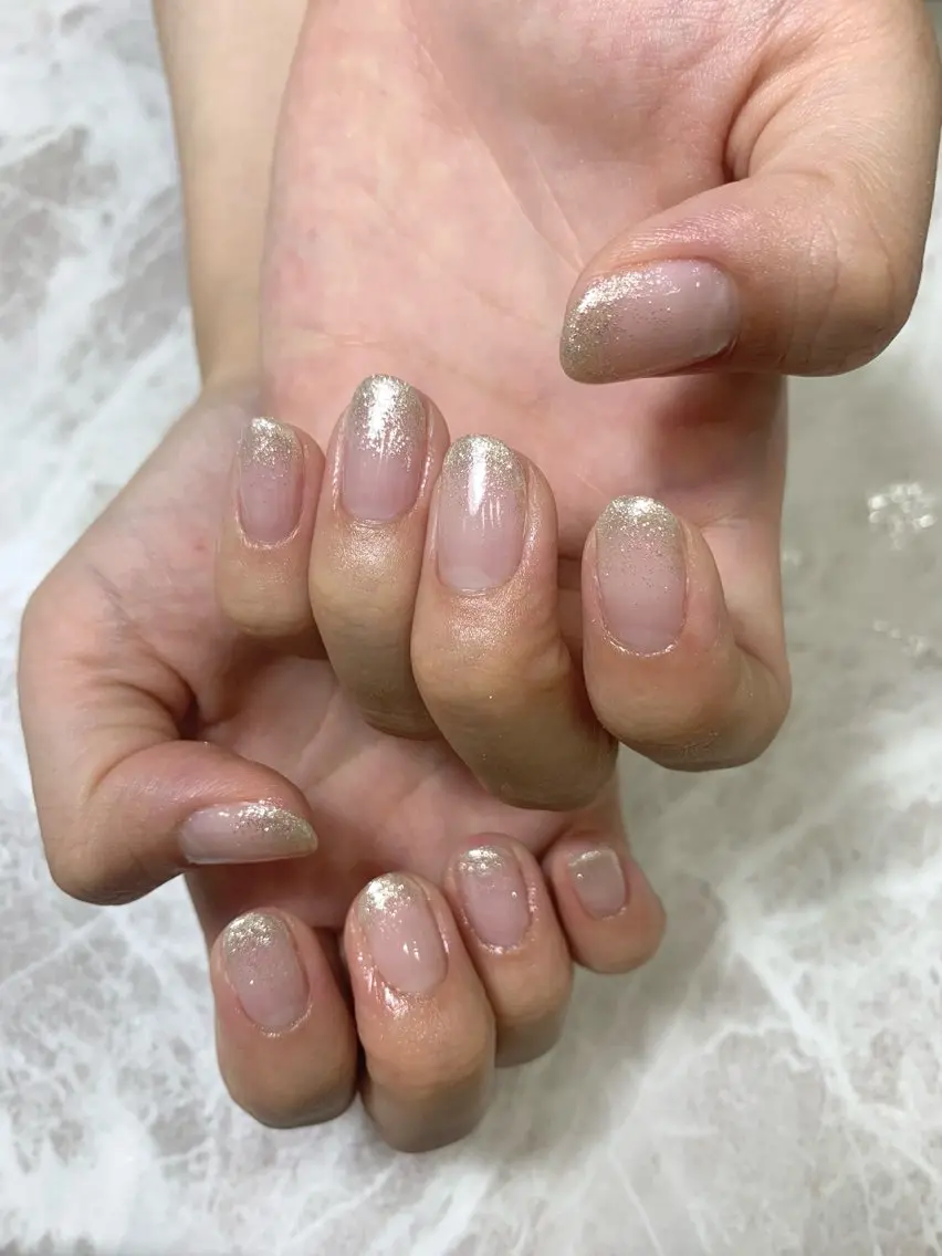 ネイル グラデーション ラメ(グリッター) ラメグラデーション シルバー PINO 安田のネイルデザイン