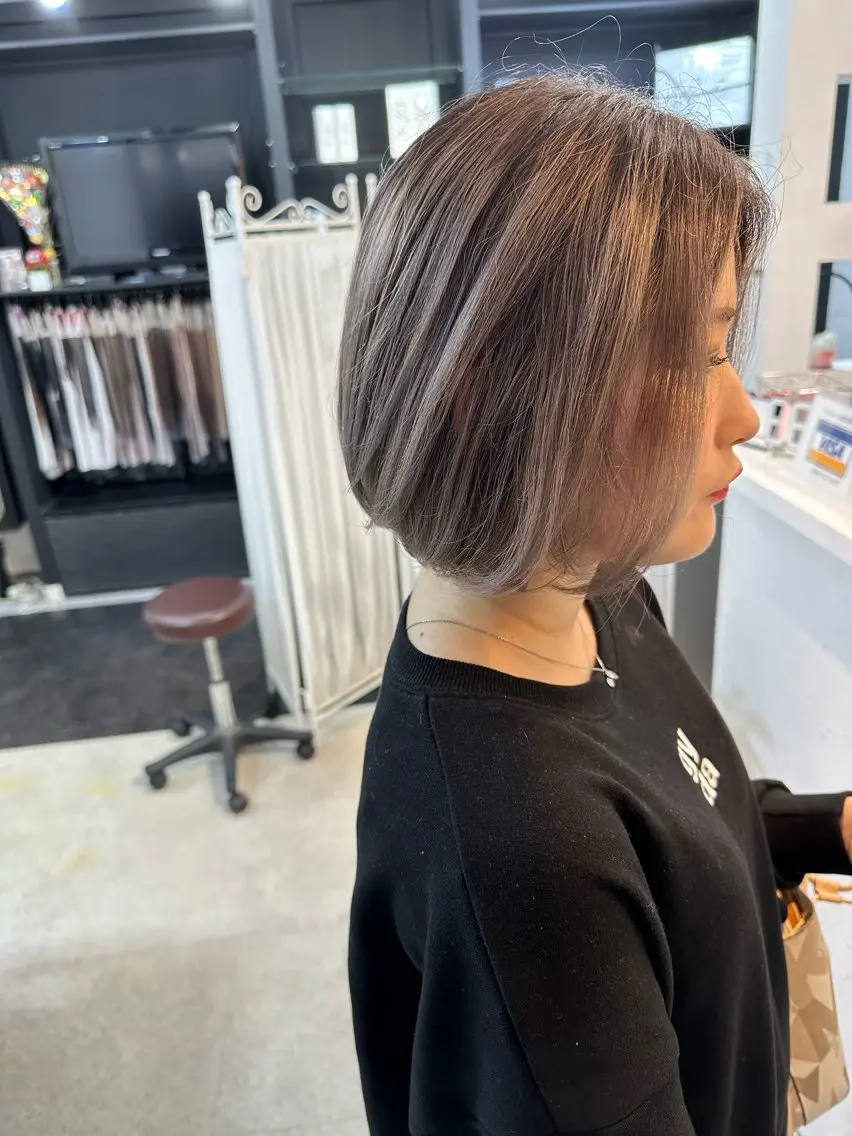 ショート カラー バレイヤージュ ブリーチ ケアブリーチ デザインカラー ボブ 坪井 拓海のヘアスタイル