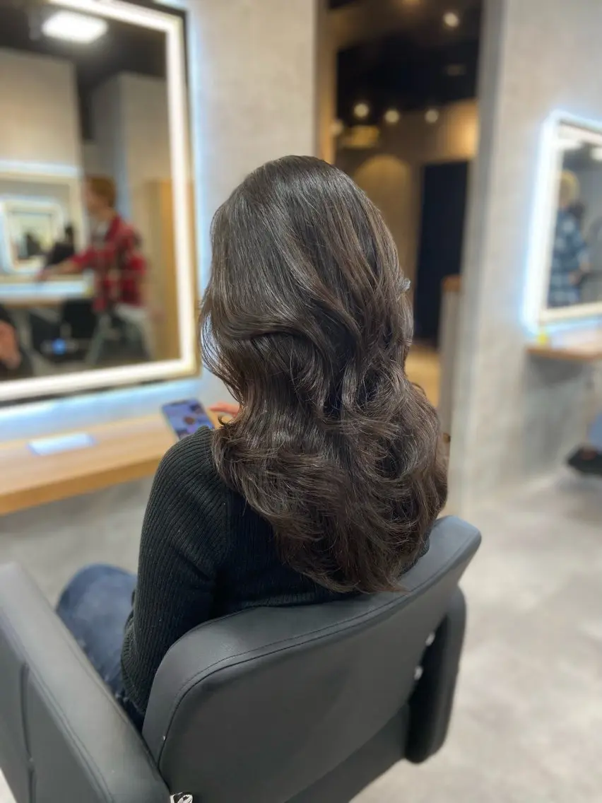 ロング カラー ヘアアレンジ カット ヘアカラー トリートメント ヘアセット レイヤー×透明感カラ ーHAYATOのヘアスタイル
