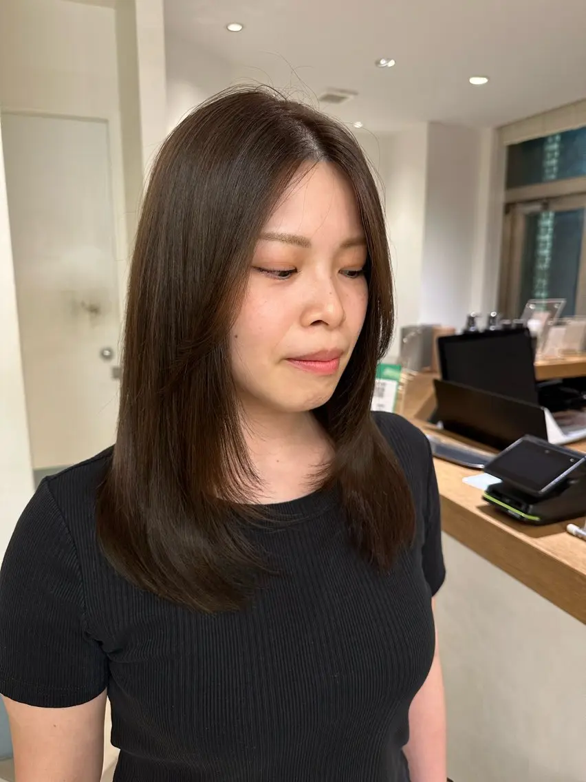 セミロング カラー カット ヘアカラー トリートメント 安丸 結夏のヘアスタイル
