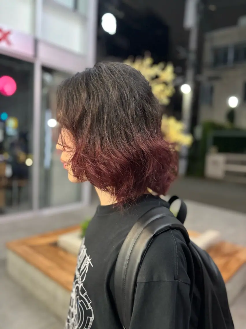 ミディアム カラー ボブレイヤー ブリーチ ボブ くせ毛 レイヤーカット グレー・オリーブ ソウタのヘアスタイル